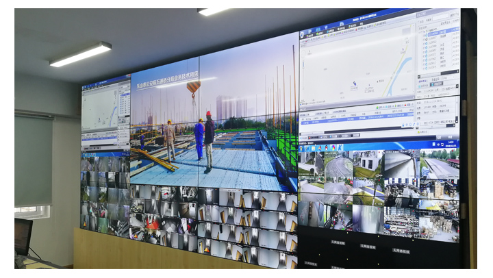 A 55-inch LCD splicing screen is used in the control room of a group in Hunan Province.